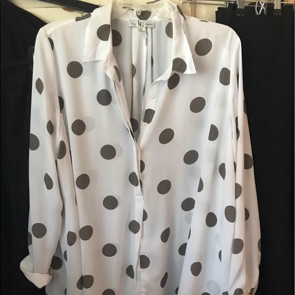 Very pretty pokadot loose blouse